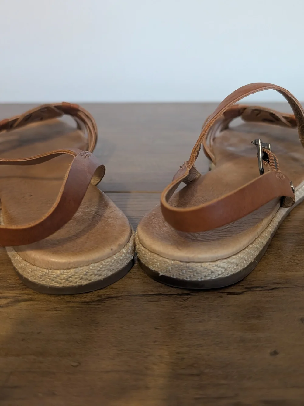 Ugg Women's Brown Woven Leather Sandals